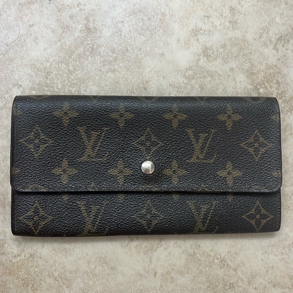 Louis Vuitton Handbags - Louis Vuitton monogram authentic long wallet
